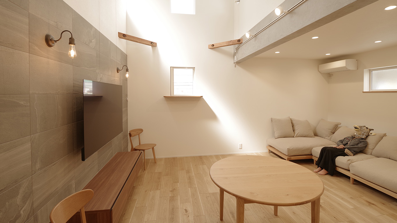 吹き抜けのあるリビング レトロカフェスタイルの家づくり専門店静岡の工務店の注文住宅 杉江建設